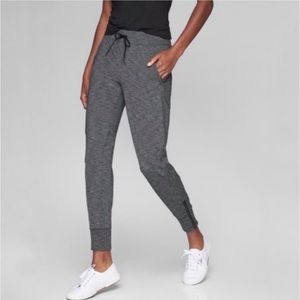 ATHLETA like new grey zipper ankle joggers size small worn once
